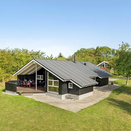 Gram - 450m From The Sea By Interhome *